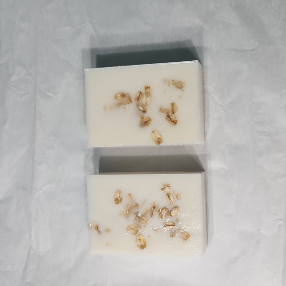 LAST 1❤️Raw Honey Oatmeal Shea Butter Soap 4oz. - Picture 5 of 12